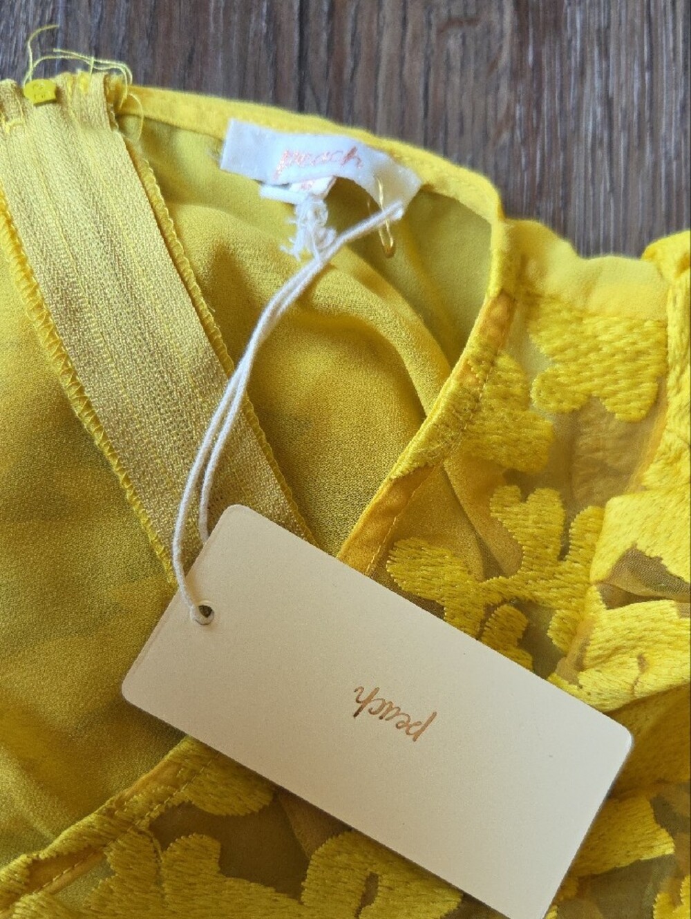 Nwt Peach Mustard Yellow Lace Puff Sleeve V-Neck Top Sheer Size Medium - Picture 5 of 7